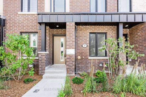 Photo 1 at 7 Spruce Pines Crescent, Victoria Village, Toronto
