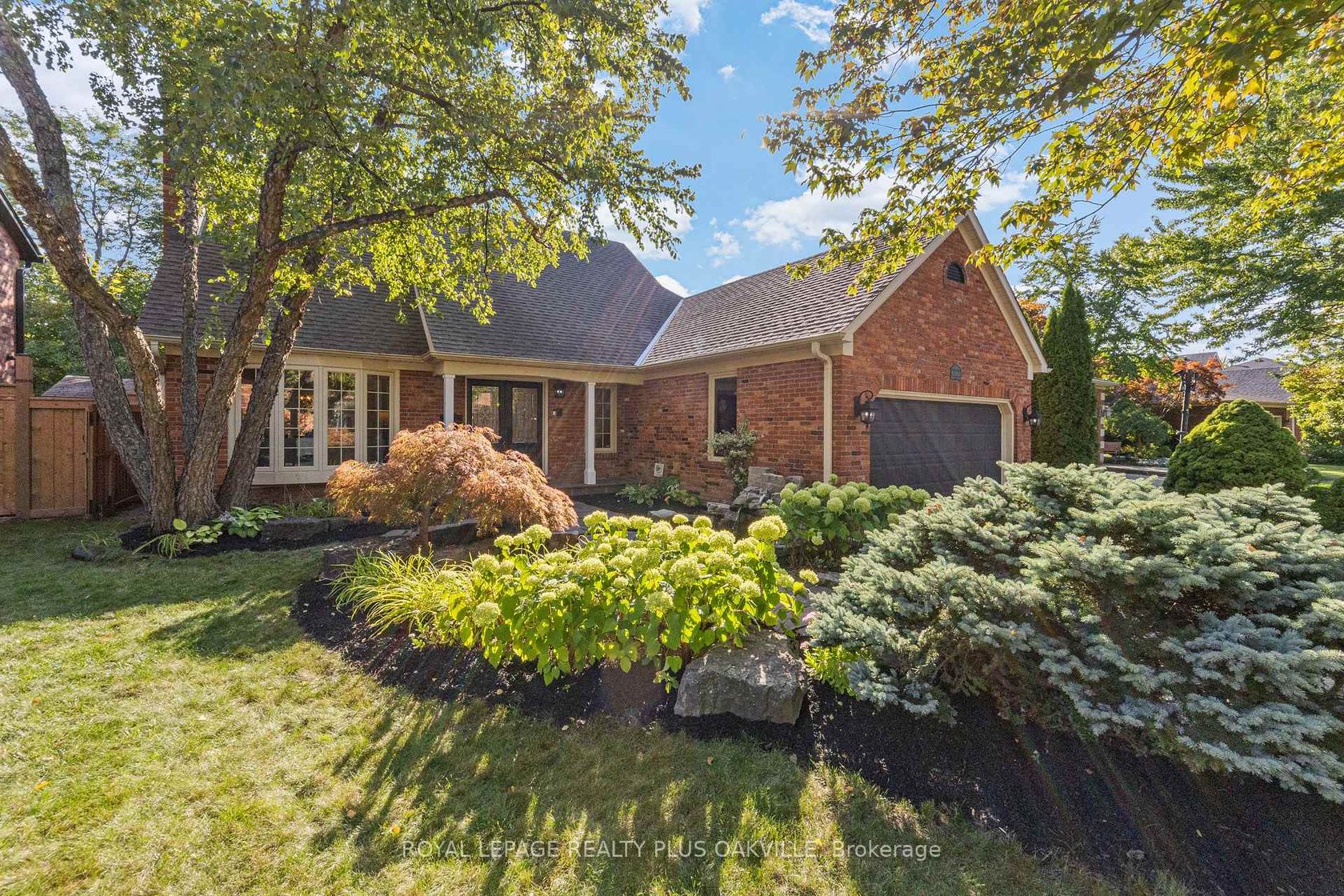 1368 Monks Passage, GA Glen Abbey, Oakville by Loree Meneguzzi Real Estate 1368 Monks Passage, GA Glen Abbey, Oakville