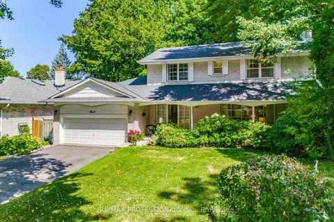 Photo 2 at 7 Queensborough Crescent, Richview, Toronto