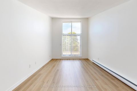 Photo 17 at 129 - 3740 Don Mills Road, Hillcrest Village, Toronto