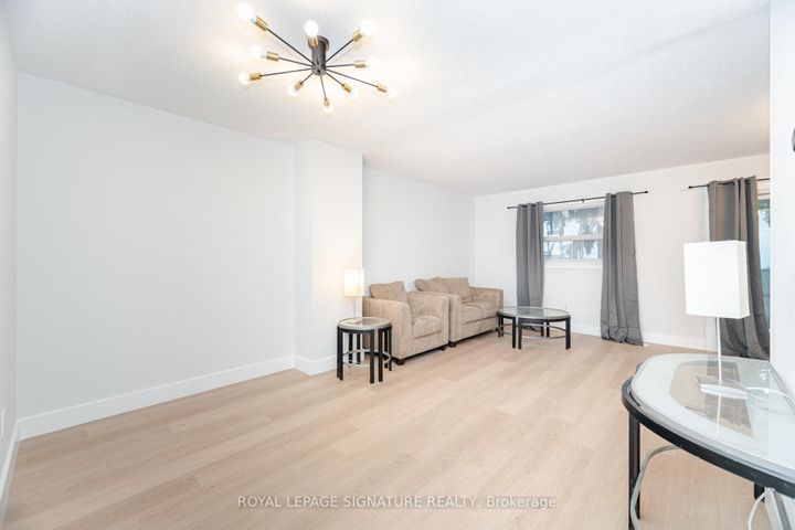Photo 7 at 85 - 1055 Shawnmarr Road, Port Credit, Mississauga