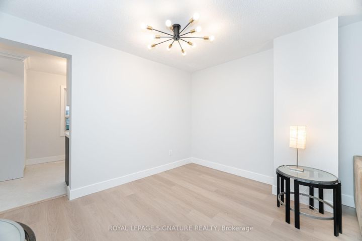 Photo 8 at 85 - 1055 Shawnmarr Road, Port Credit, Mississauga