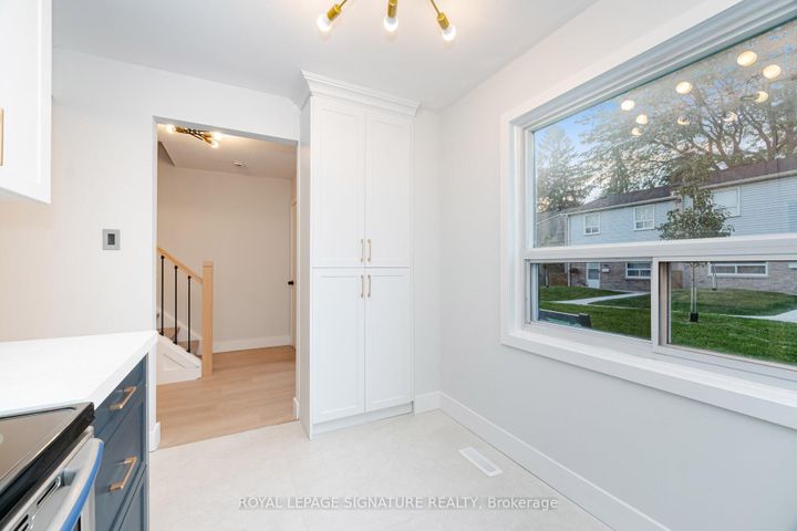 Photo 11 at 85 - 1055 Shawnmarr Road, Port Credit, Mississauga