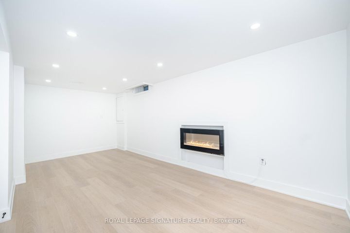 Photo 24 at 85 - 1055 Shawnmarr Road, Port Credit, Mississauga