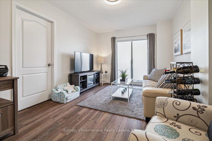 Photo 4 at 69 - 470 Beach Boulevard, Hamilton Beach, Hamilton