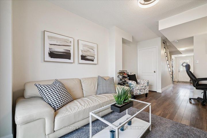 Photo 5 at 69 - 470 Beach Boulevard, Hamilton Beach, Hamilton