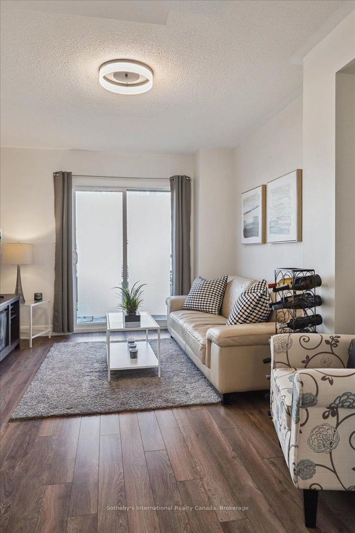 Photo 7 at 69 - 470 Beach Boulevard, Hamilton Beach, Hamilton