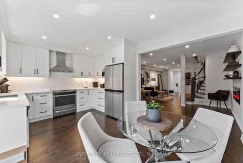 Photo 11 at 57 Royal Appian Crescent, Patterson, Vaughan
