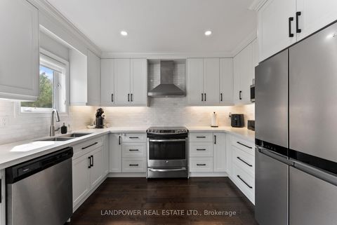 Photo 12 at 57 Royal Appian Crescent, Patterson, Vaughan