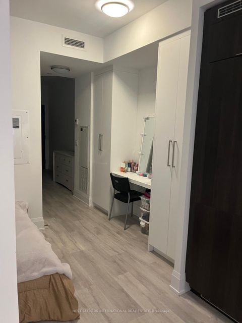 Photo 9 at 1606 - 101 Erskine Avenue, Mount Pleasant West, Toronto