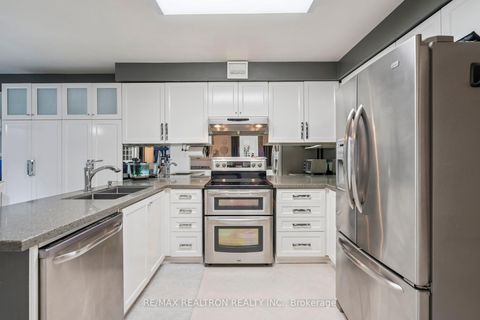 Photo 8 at 117 Glen Crescent, Uplands, Vaughan