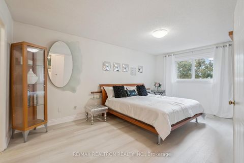 Photo 25 at 117 Glen Crescent, Uplands, Vaughan