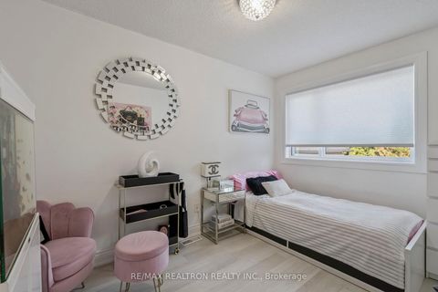 Photo 31 at 117 Glen Crescent, Uplands, Vaughan