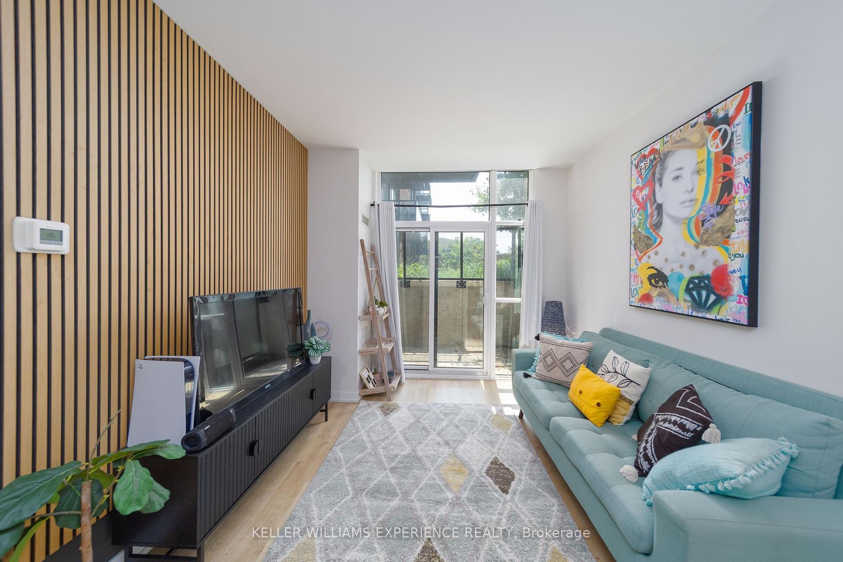 118 - 2300 St Clair Avenue W, Junction Area, Toronto 