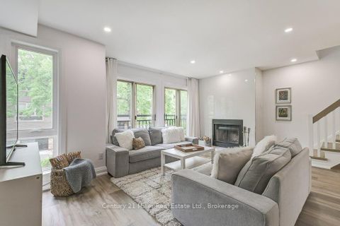 Photo 8 at 17 - 1120 Queens Avenue, CP College Park, Oakville