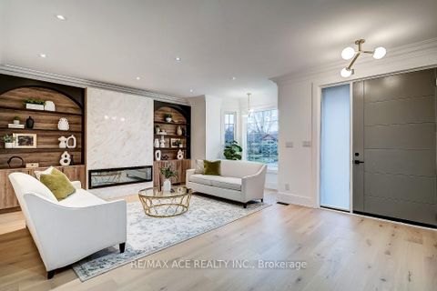 Photo 3 at 73 Inniswood Drive, Maryvale, Toronto