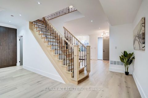 Photo 8 at 73 Inniswood Drive, Maryvale, Toronto