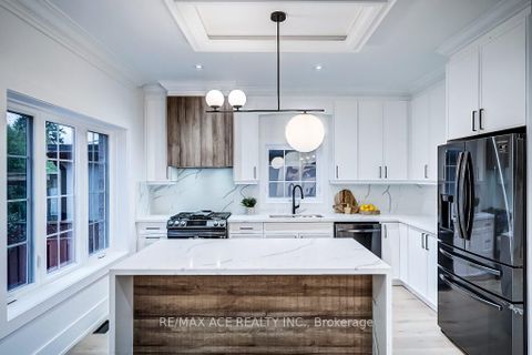 Photo 12 at 73 Inniswood Drive, Maryvale, Toronto