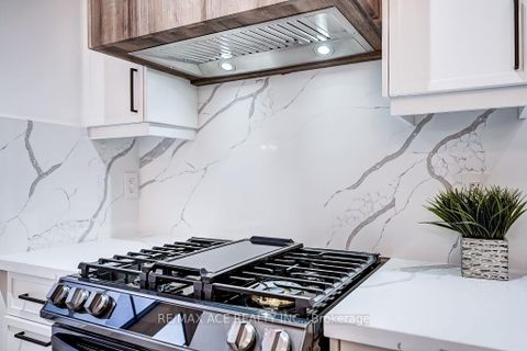 Photo 14 at 73 Inniswood Drive, Maryvale, Toronto
