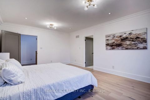 Photo 20 at 73 Inniswood Drive, Maryvale, Toronto