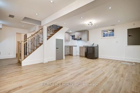 Photo 36 at 73 Inniswood Drive, Maryvale, Toronto