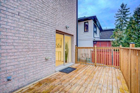 Photo 39 at 73 Inniswood Drive, Maryvale, Toronto