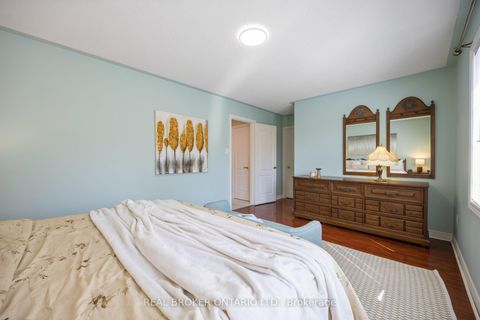 Photo 33 at 51 Haverhill Terrace, Bayview Wellington, Aurora
