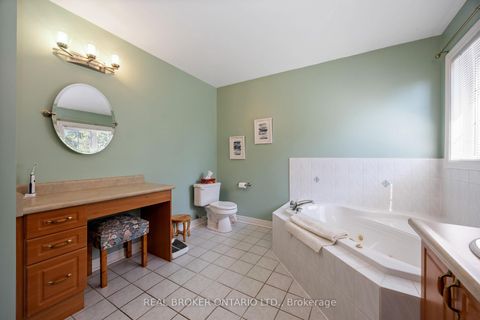 Photo 35 at 51 Haverhill Terrace, Bayview Wellington, Aurora