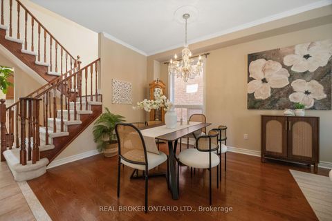 Photo 2 at 51 Haverhill Terrace, Bayview Wellington, Aurora