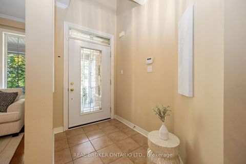 Photo 7 at 51 Haverhill Terrace, Bayview Wellington, Aurora