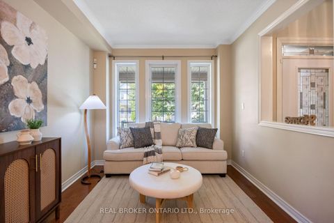 Photo 11 at 51 Haverhill Terrace, Bayview Wellington, Aurora