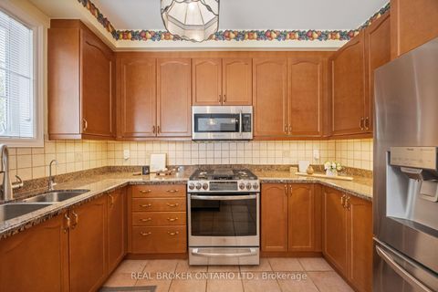 Photo 19 at 51 Haverhill Terrace, Bayview Wellington, Aurora