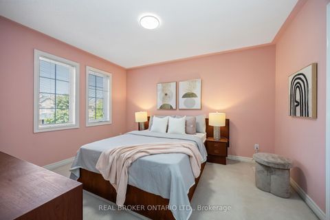 Photo 27 at 51 Haverhill Terrace, Bayview Wellington, Aurora
