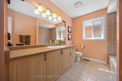 Photo 30 at 51 Haverhill Terrace, Bayview Wellington, Aurora