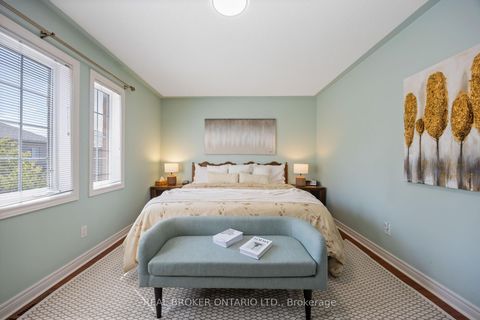 Photo 32 at 51 Haverhill Terrace, Bayview Wellington, Aurora