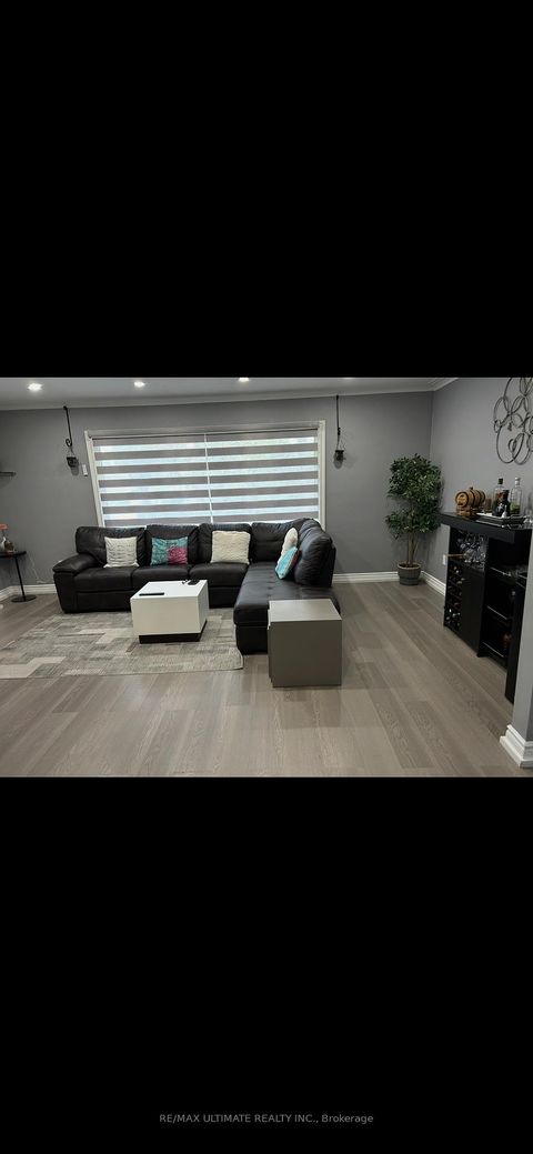 Photo 3 at 21 Benway Drive, Kipling, Toronto