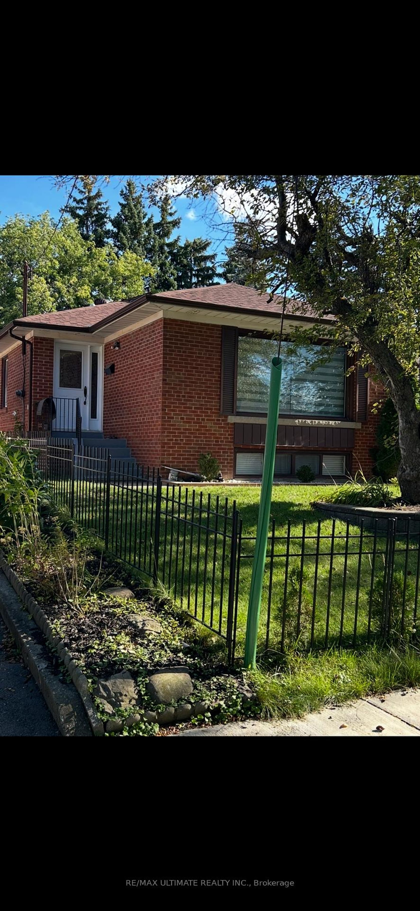 21 Benway Drive, Kipling, Toronto 