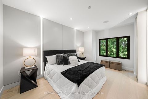 Photo 19 at 16A Kenrae Road, Leaside, Toronto