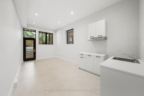 Photo 25 at 16A Kenrae Road, Leaside, Toronto