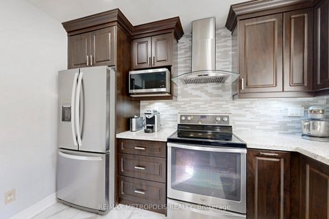 Photo 12 at 49 Magellan Drive, Jane Heights, Toronto