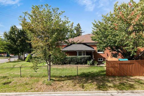 Photo 39 at 49 Magellan Drive, Jane Heights, Toronto
