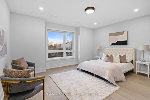 Photo 29 at 251 Kennedy Road, Cliffside, Toronto