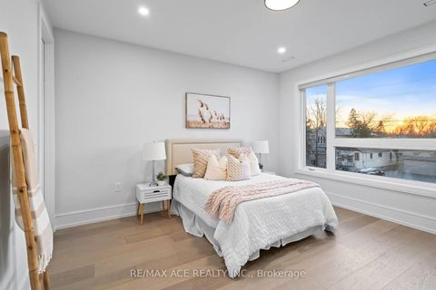 Photo 30 at 251 Kennedy Road, Cliffside, Toronto