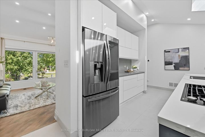 Photo 7 at 568 Dynes Road, Roseland, Burlington