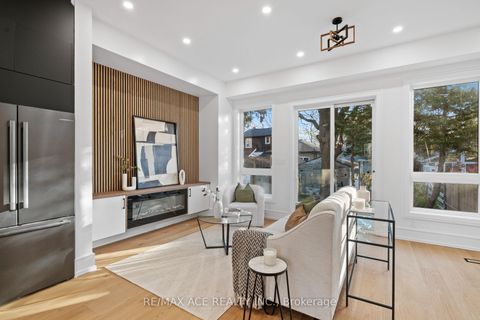 Photo 35 at 122 Warden Avenue, Cliffside, Toronto