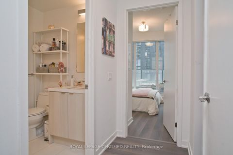 Photo 13 at 1905 - 125 Blue Jays Way, Bay Street Corridor, Toronto Photo 13 at 1905 - 125 Blue Jays Way, Bay Street Corridor, Toronto