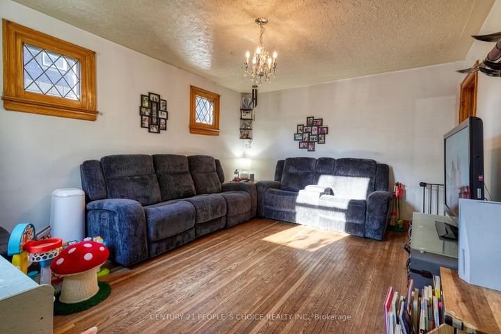 Photo 3 at 365 Division Street, O'Neill, Oshawa