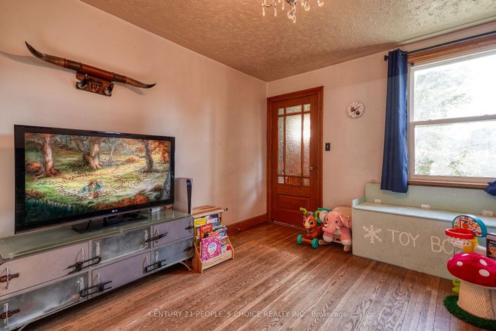 Photo 4 at 365 Division Street, O'Neill, Oshawa
