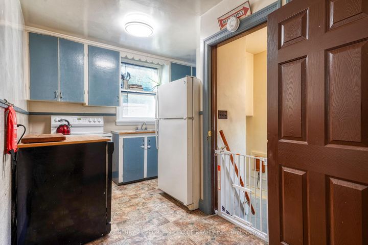 Photo 9 at 365 Division Street, O'Neill, Oshawa