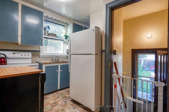 Photo 12 at 365 Division Street, O'Neill, Oshawa
